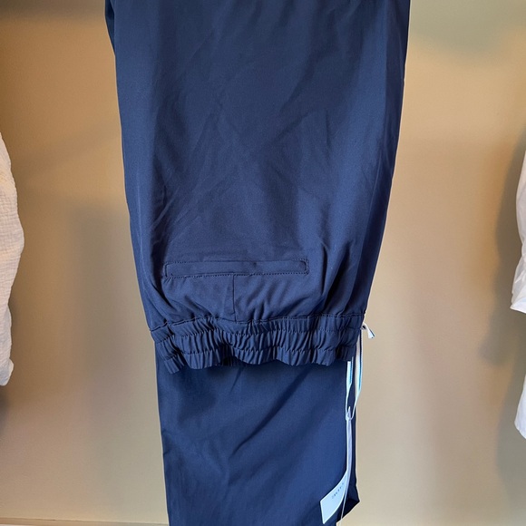 Southern Tide Women’s Coby Pants in True Navy - Picture 2 of 3